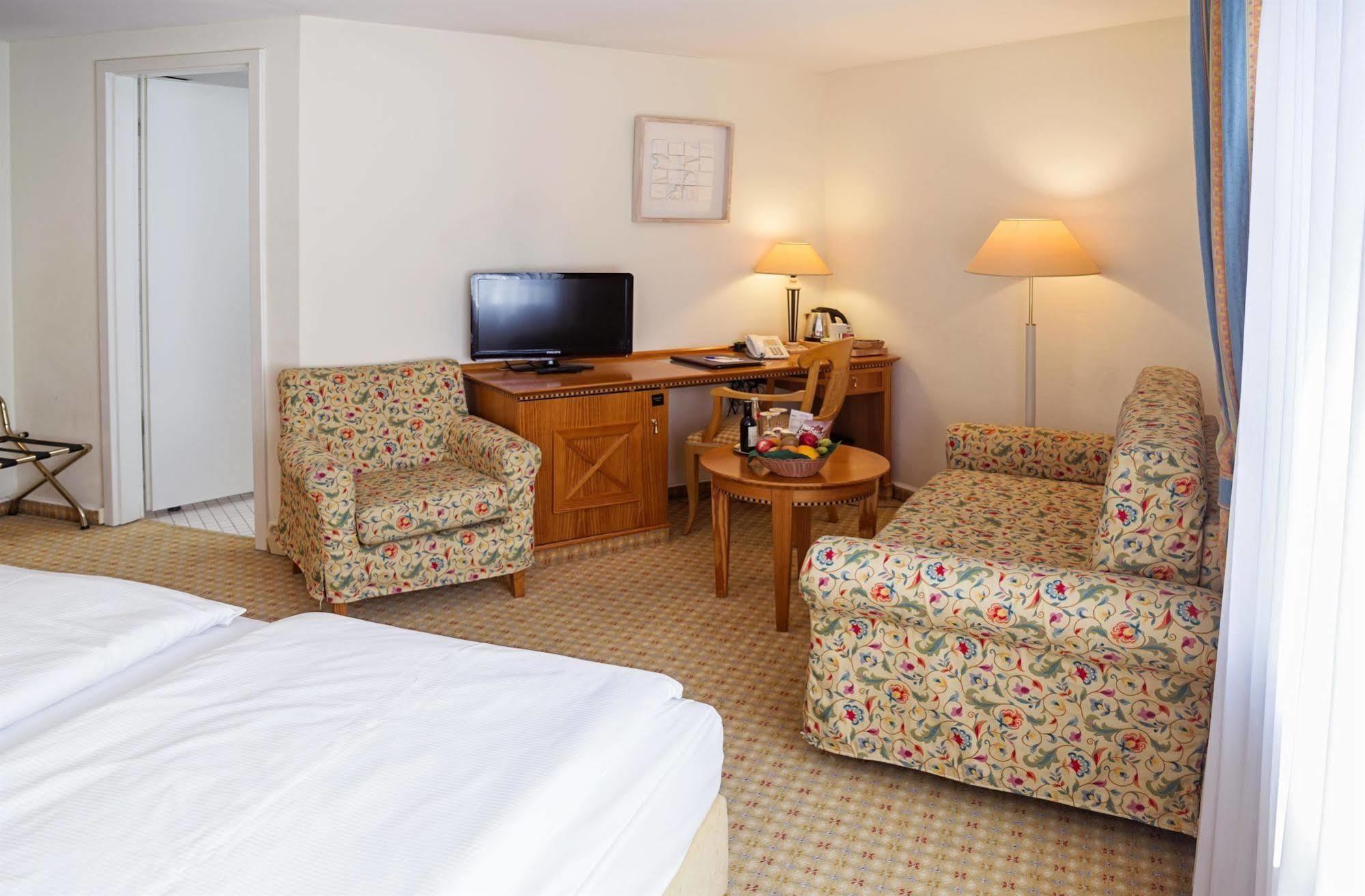 Domicil By Golden Tulip Отель 4*